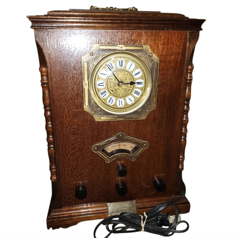Thomas Collector's Edition AM/FM Radio Cassette Clock Model 1512 Vtg 1989 Retro